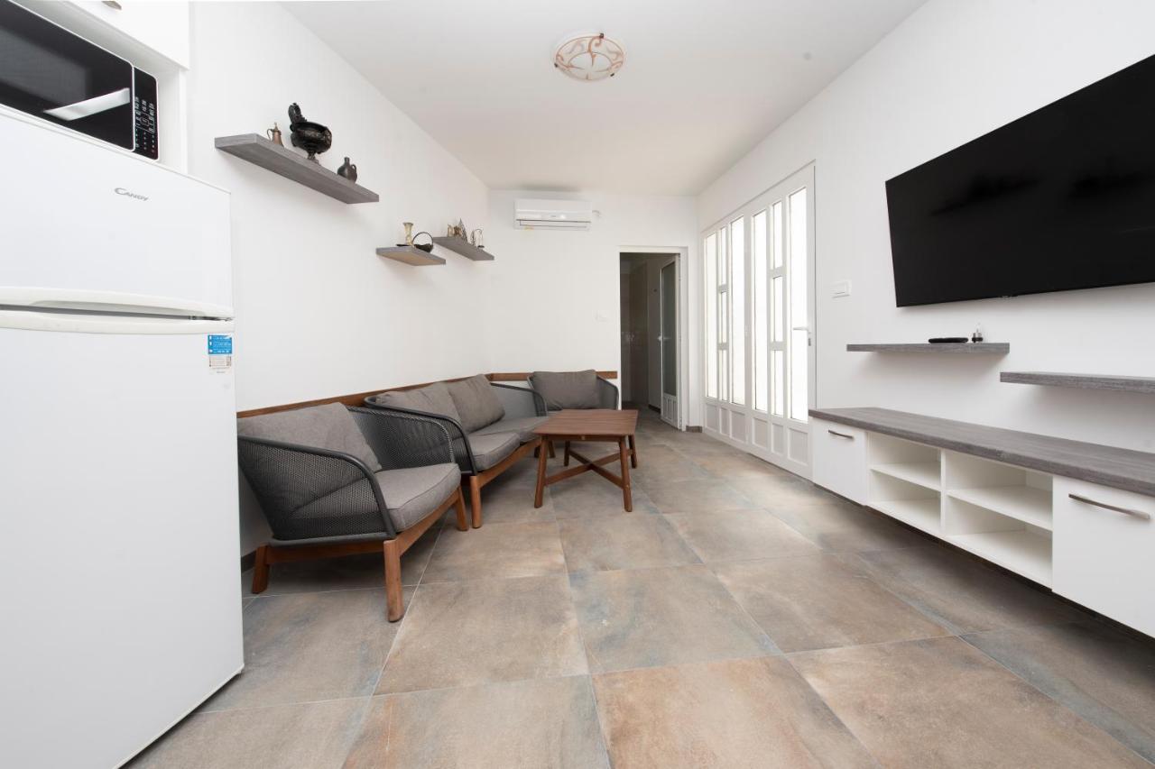 Apartments Bevanda ポドストラナ エクステリア 写真