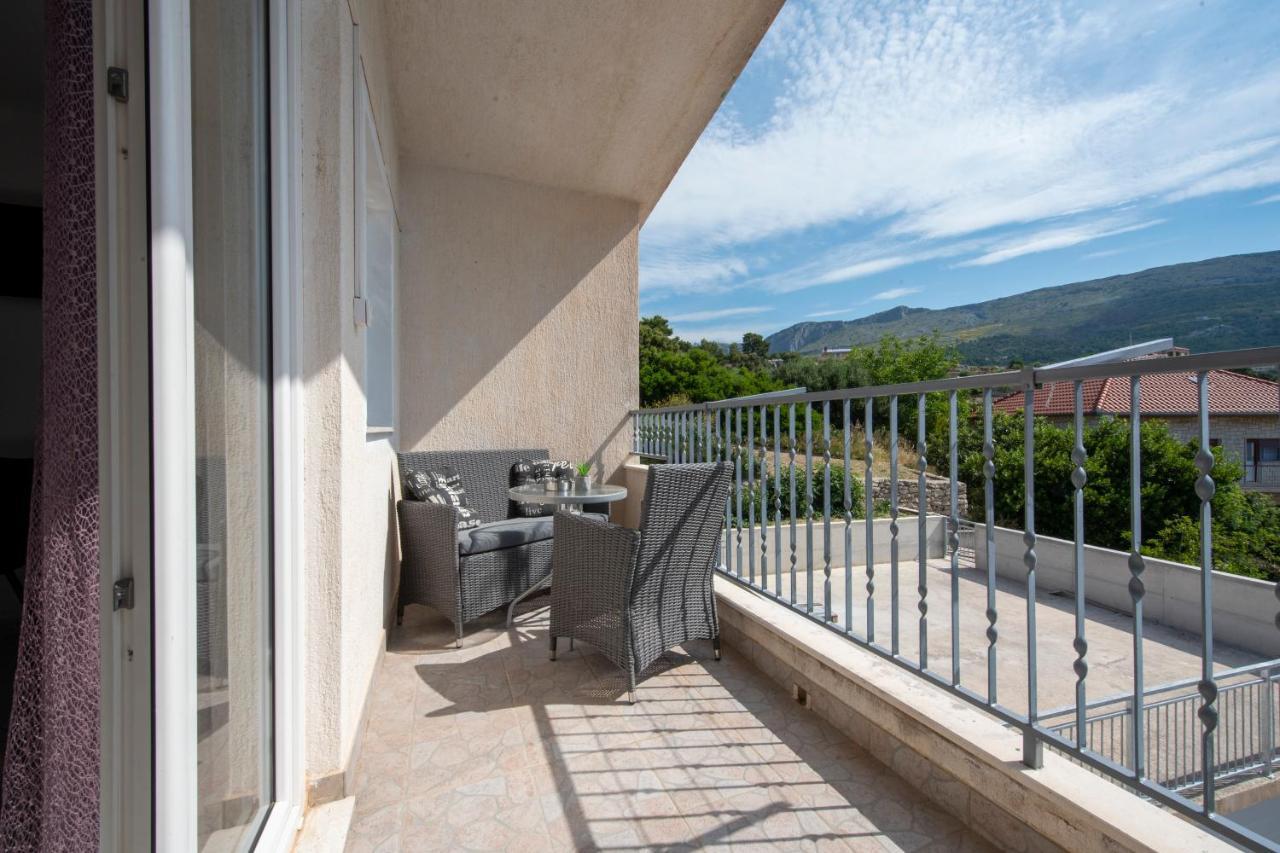 Apartments Bevanda ポドストラナ エクステリア 写真