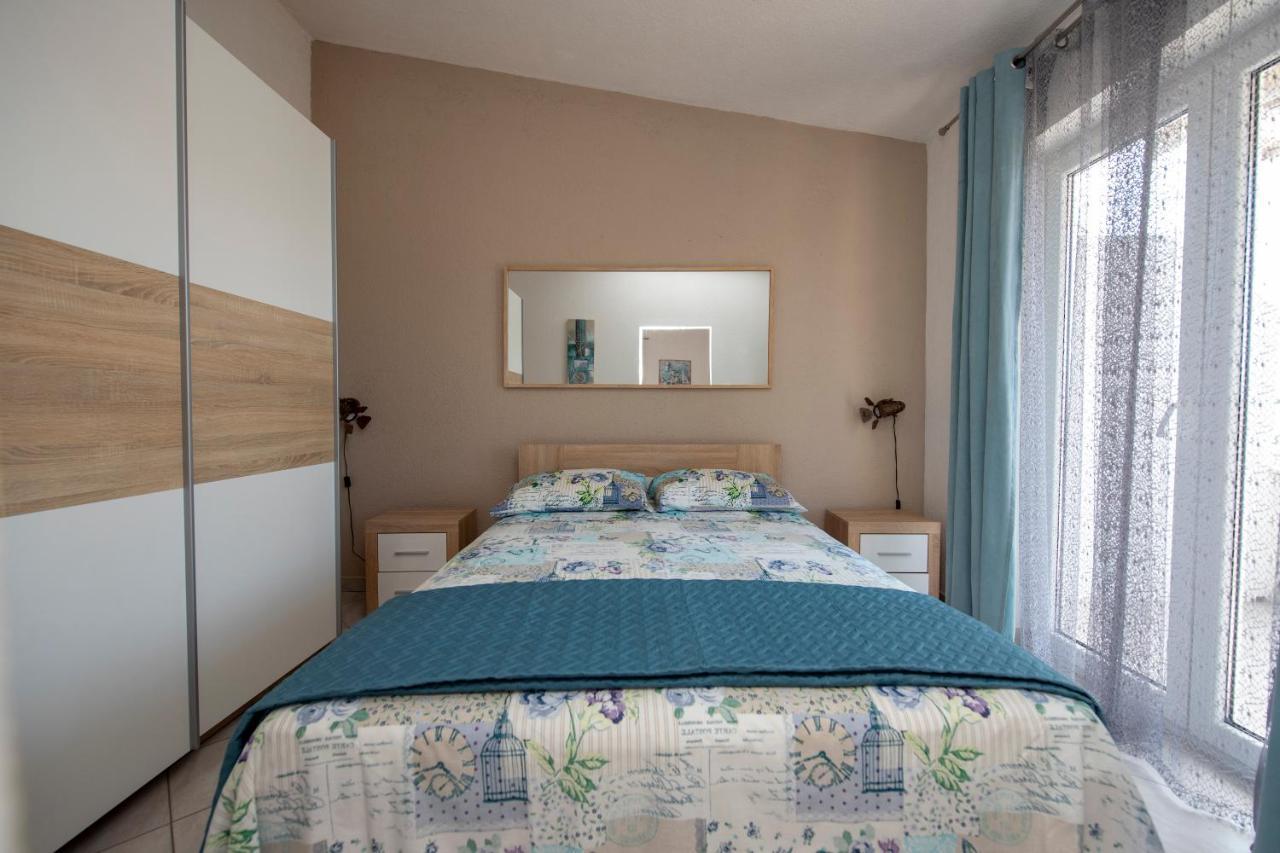 Apartments Bevanda ポドストラナ エクステリア 写真