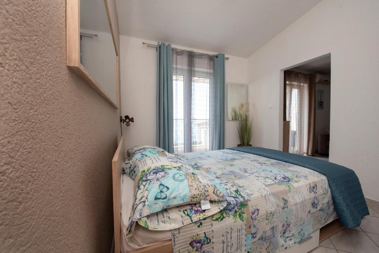 Apartments Bevanda ポドストラナ エクステリア 写真