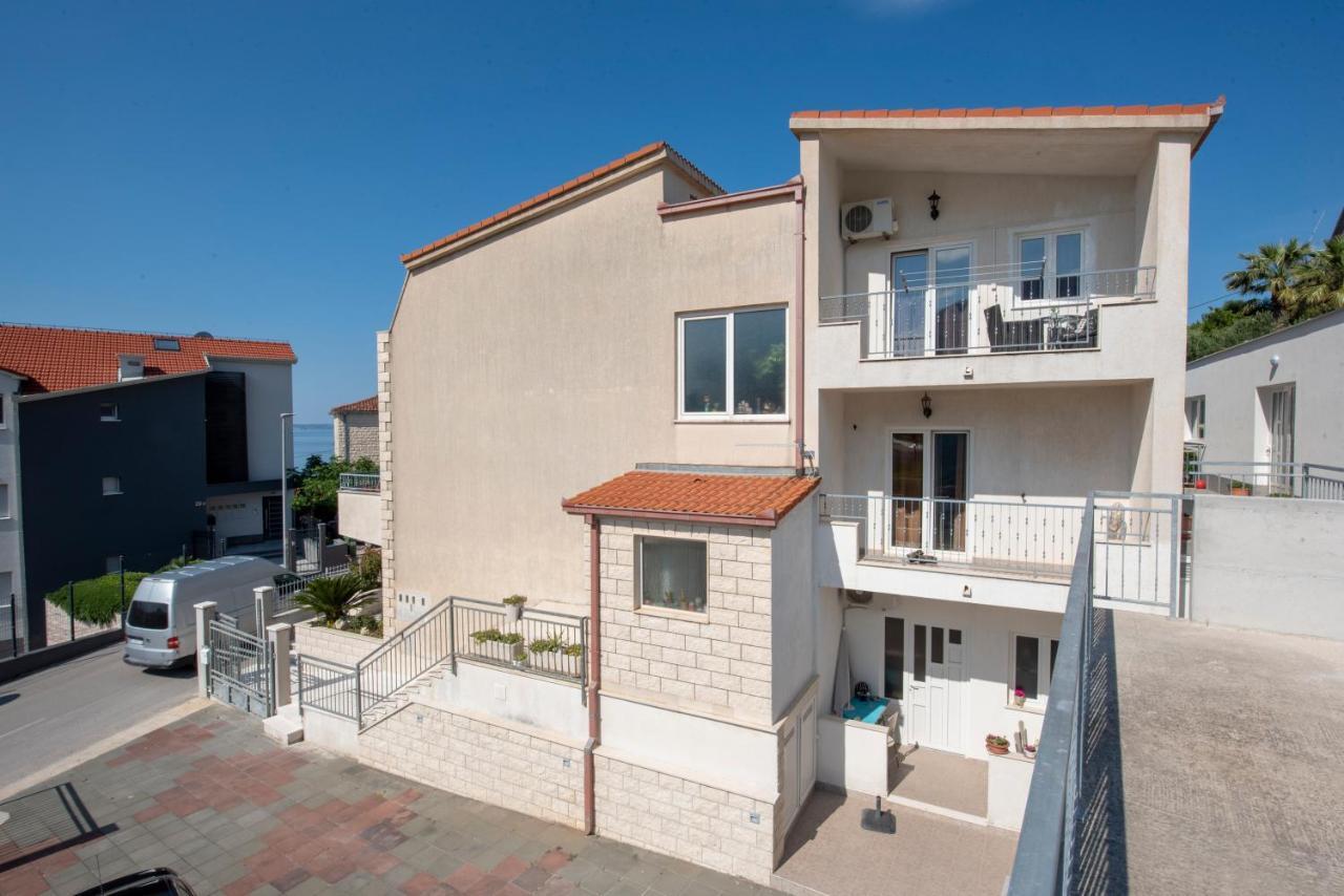 Apartments Bevanda ポドストラナ エクステリア 写真