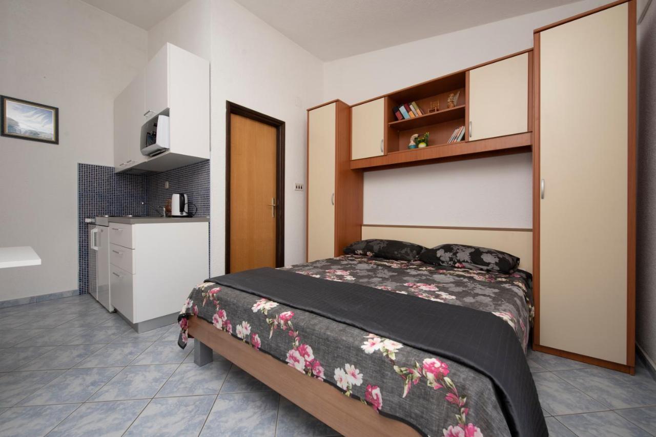 Apartments Bevanda ポドストラナ エクステリア 写真