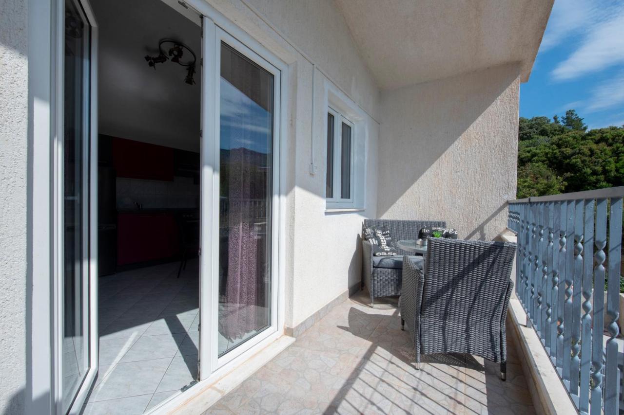 Apartments Bevanda ポドストラナ エクステリア 写真