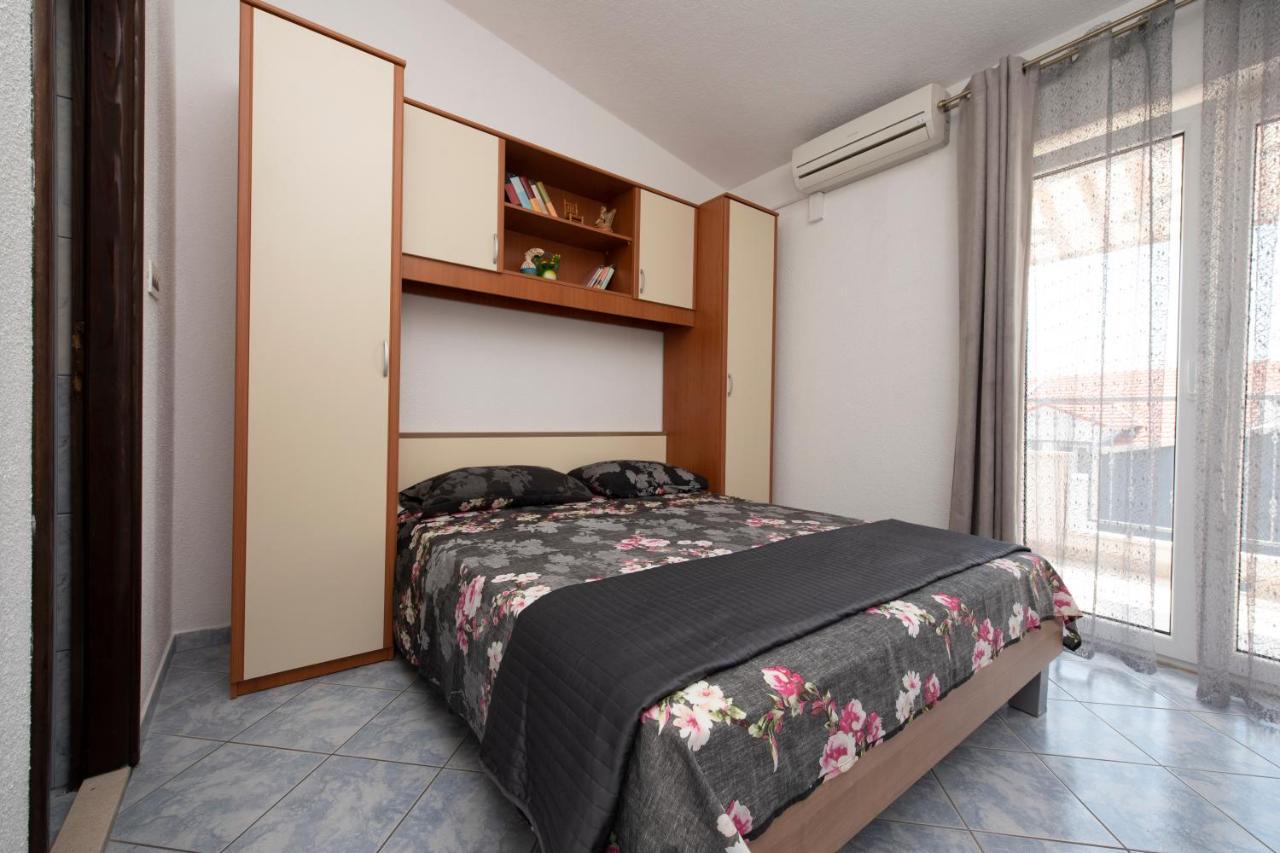 Apartments Bevanda ポドストラナ エクステリア 写真